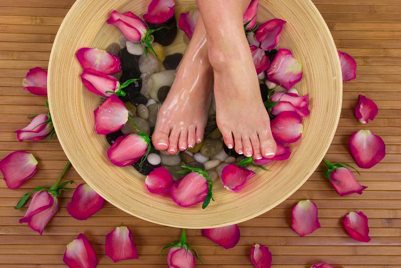 feet, basin, foot spa, nature, flowers, flower wallpaper, flower background, roses, petals, rose petals, pink roses, beautiful flowers, pink petals, spa, treatment, relaxation, toes, salon, wellness